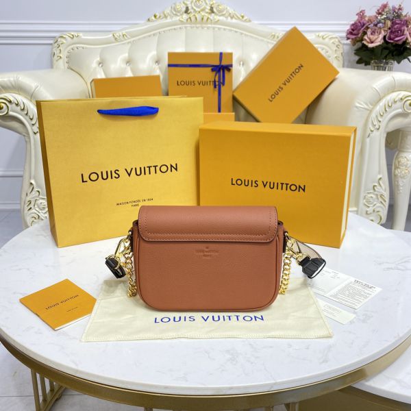 M59491 Louis Vuitton Grained Calf Leather Lockme Tender