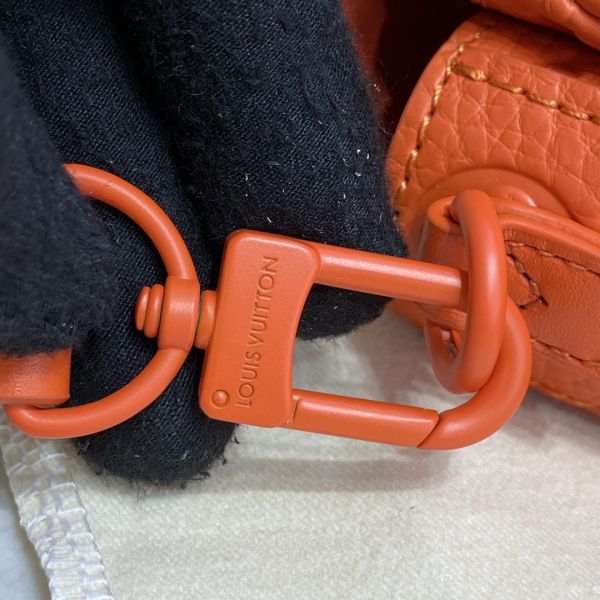 M81525 Louis Vuitton Taurillon Monogram S-Lock Vertical Wearable Wallet- Orange