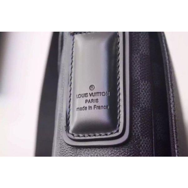 Men’s Louis Vuitton Monogram Shoulder bag - District Messenger Bag Graphite  PM