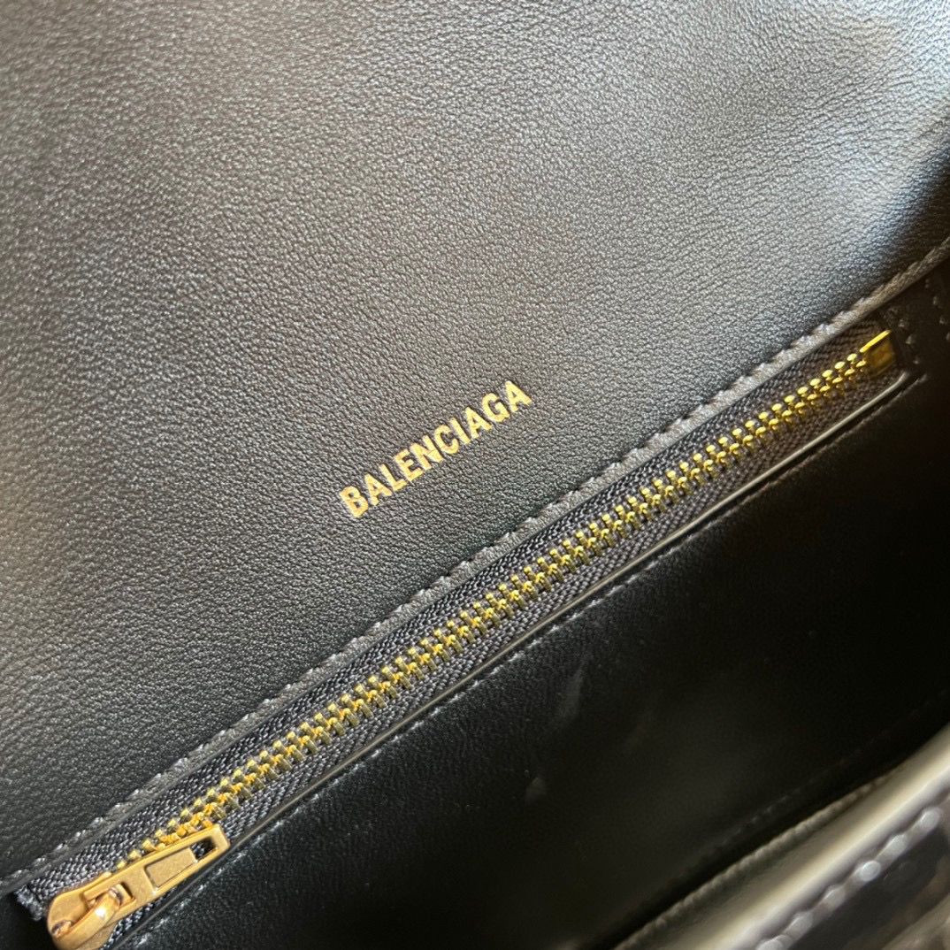Ba*len*cia*ga hourglass xs handbag crocodile embossed in black-b