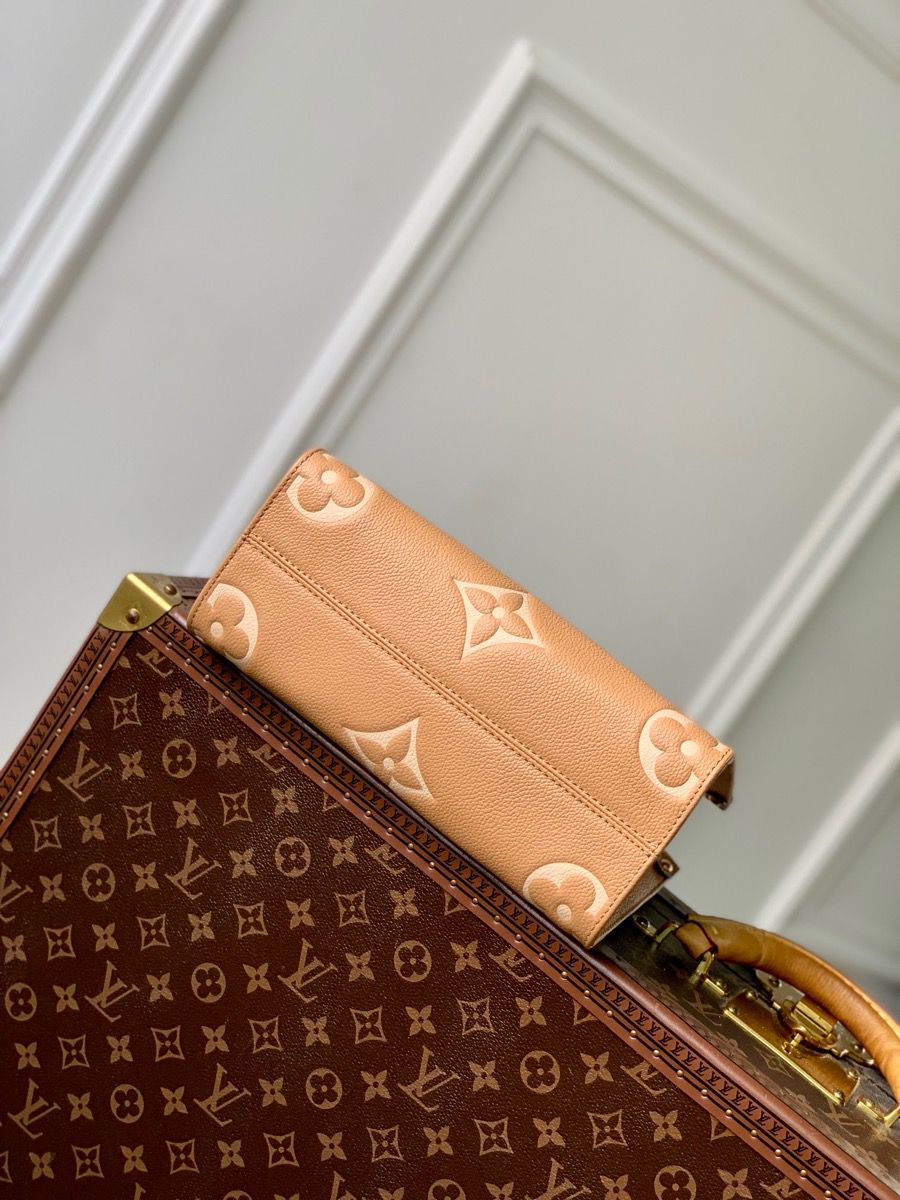 m12513 l**is V*t*n monogram onthego pm tote bag