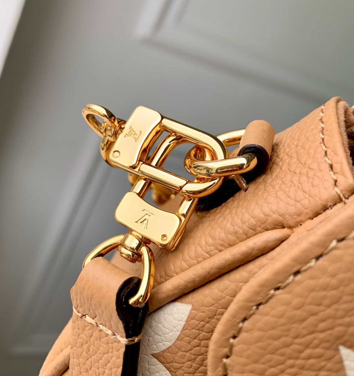 #m12758 l**is V*t*n monogram ivy wallet on chain bag