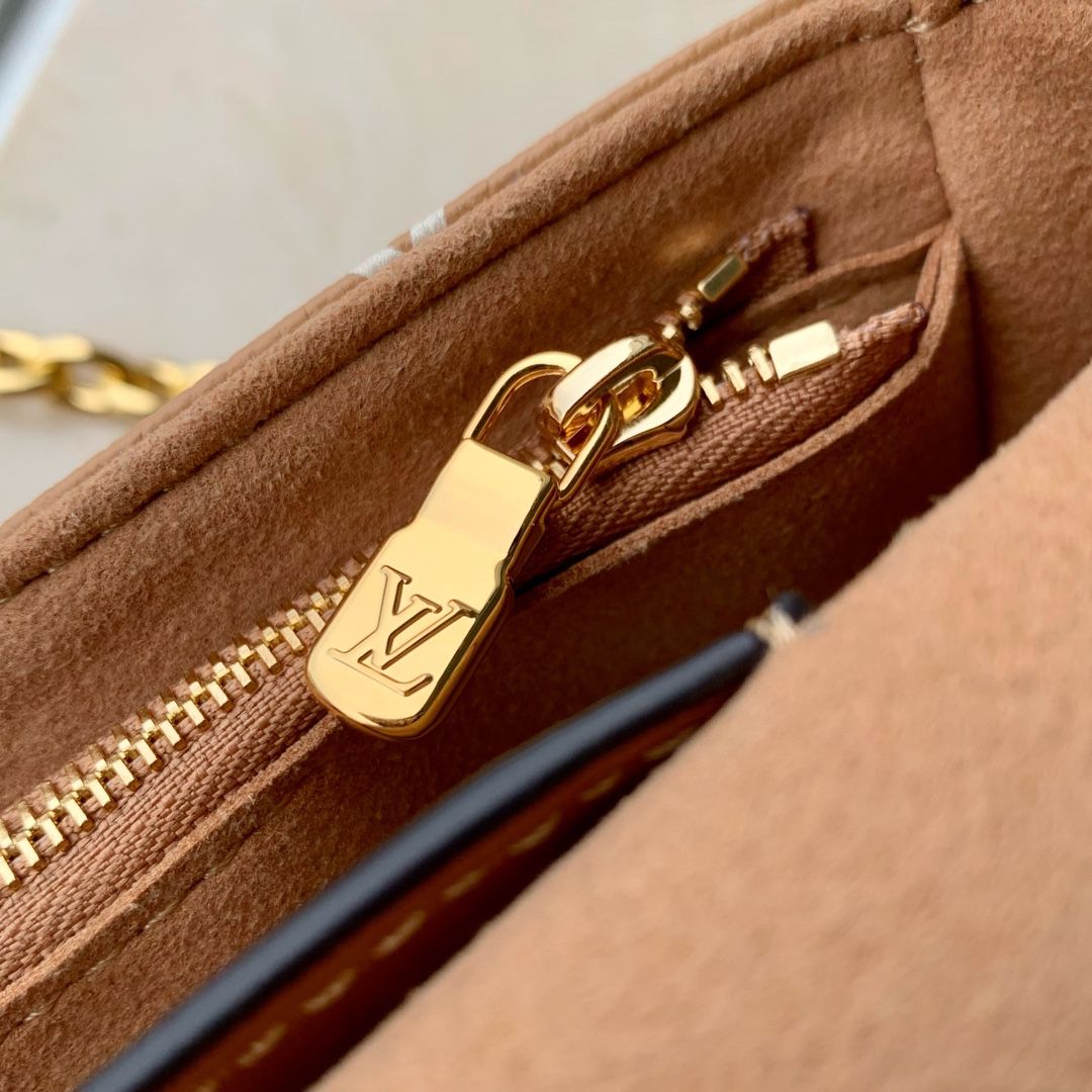 #m12758 l**is V*t*n monogram ivy wallet on chain bag