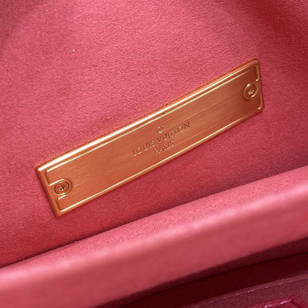 #m20747 l**is V*t*n rose fluo mini dauphine handbag