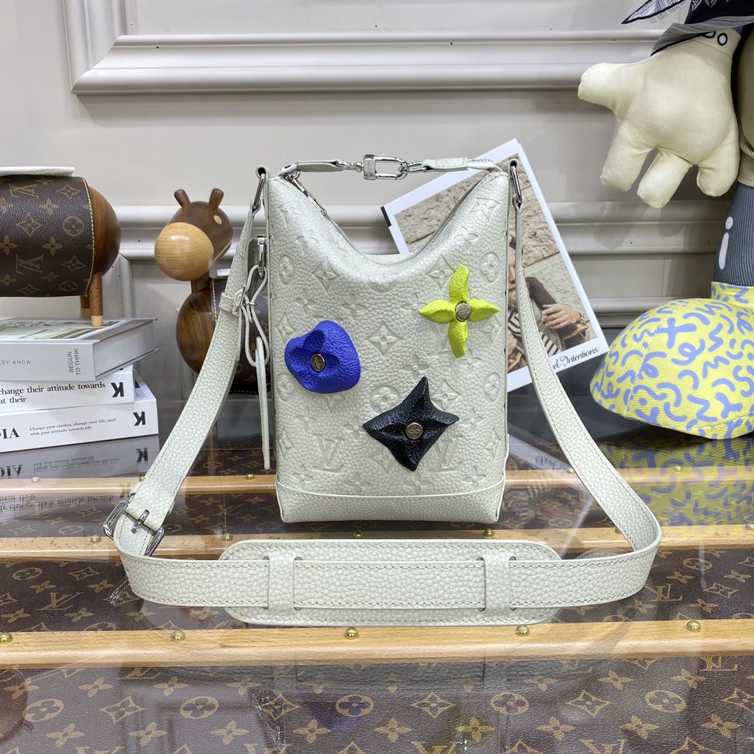 #m20875 l**is V*t*n monogram virgil abloh’s “climbing” hobo cruiser pm-cream