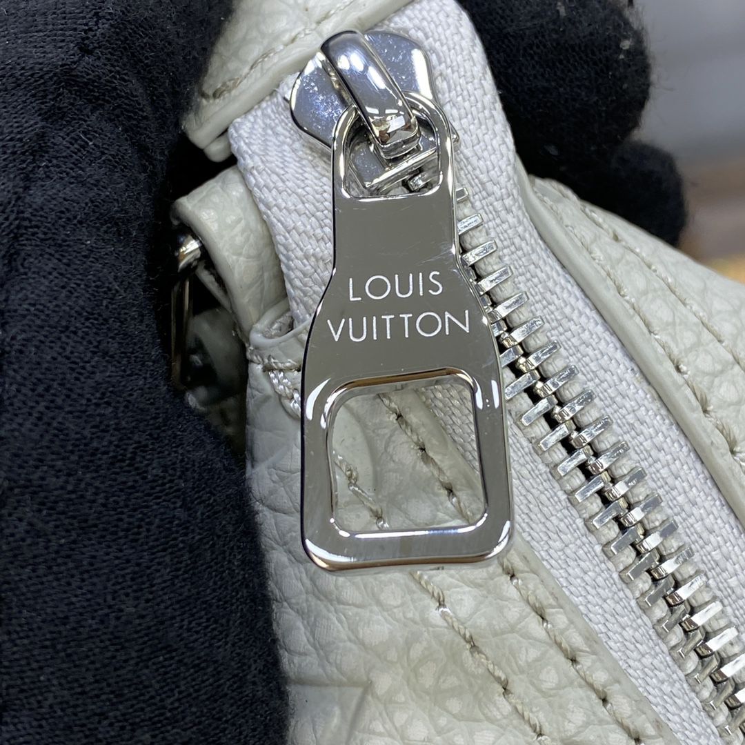 #m20875 l**is V*t*n monogram virgil abloh’s “climbing” hobo cruiser pm-cream