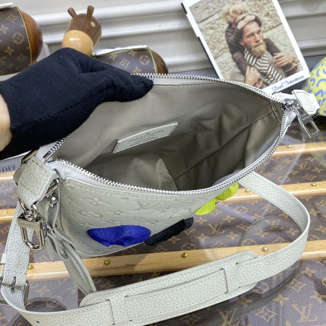 #m20875 l**is V*t*n monogram virgil abloh’s “climbing” hobo cruiser pm-cream