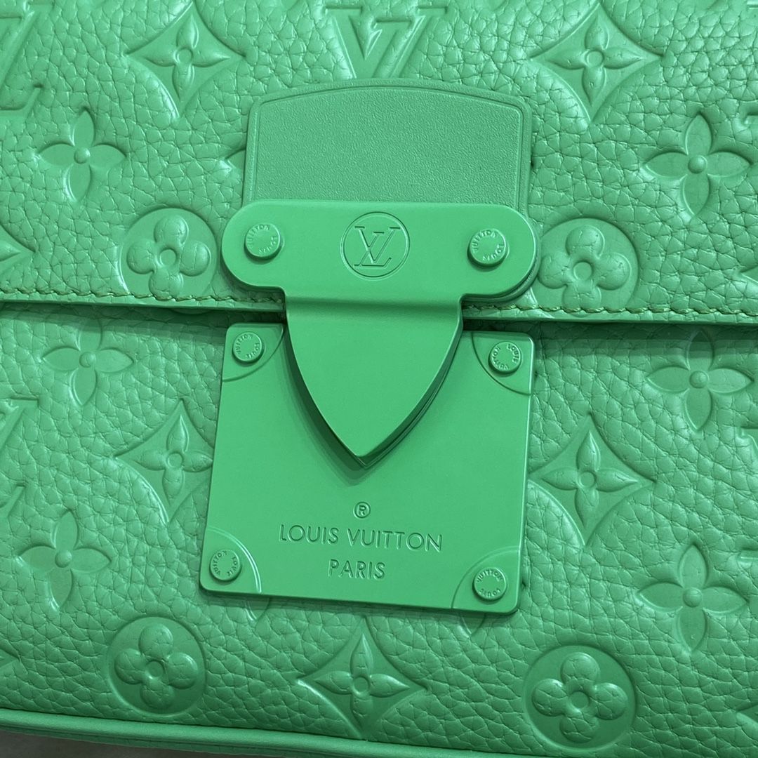 #m20904 l**is V*t*n monogram macassar s lock messenger-green