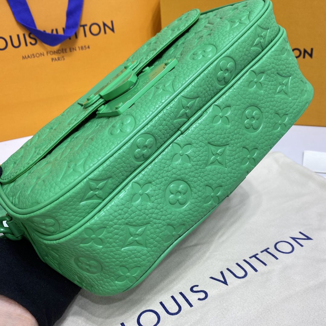 #m20904 l**is V*t*n monogram macassar s lock messenger-green