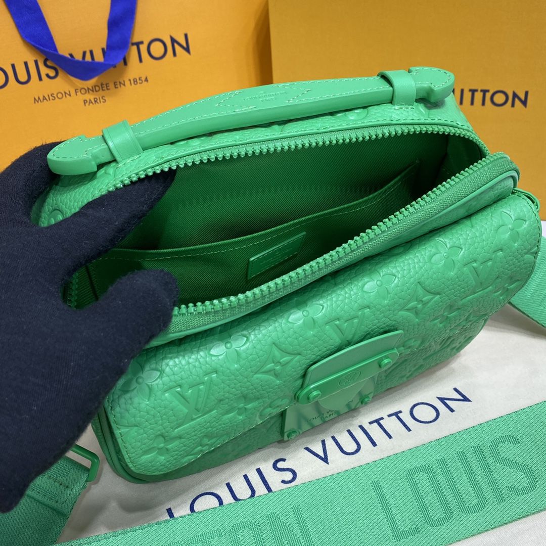 #m20904 l**is V*t*n monogram macassar s lock messenger-green