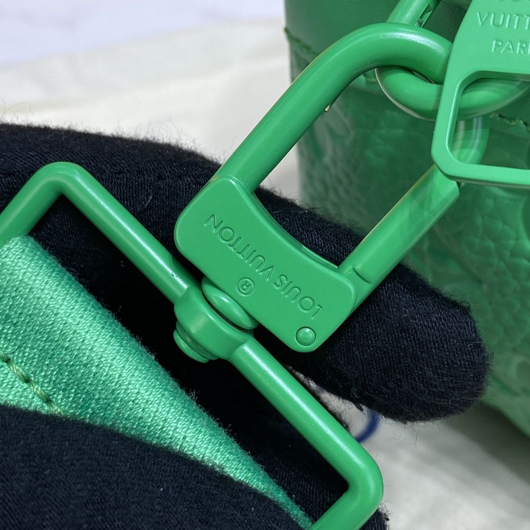 #m20904 l**is V*t*n monogram macassar s lock messenger-green