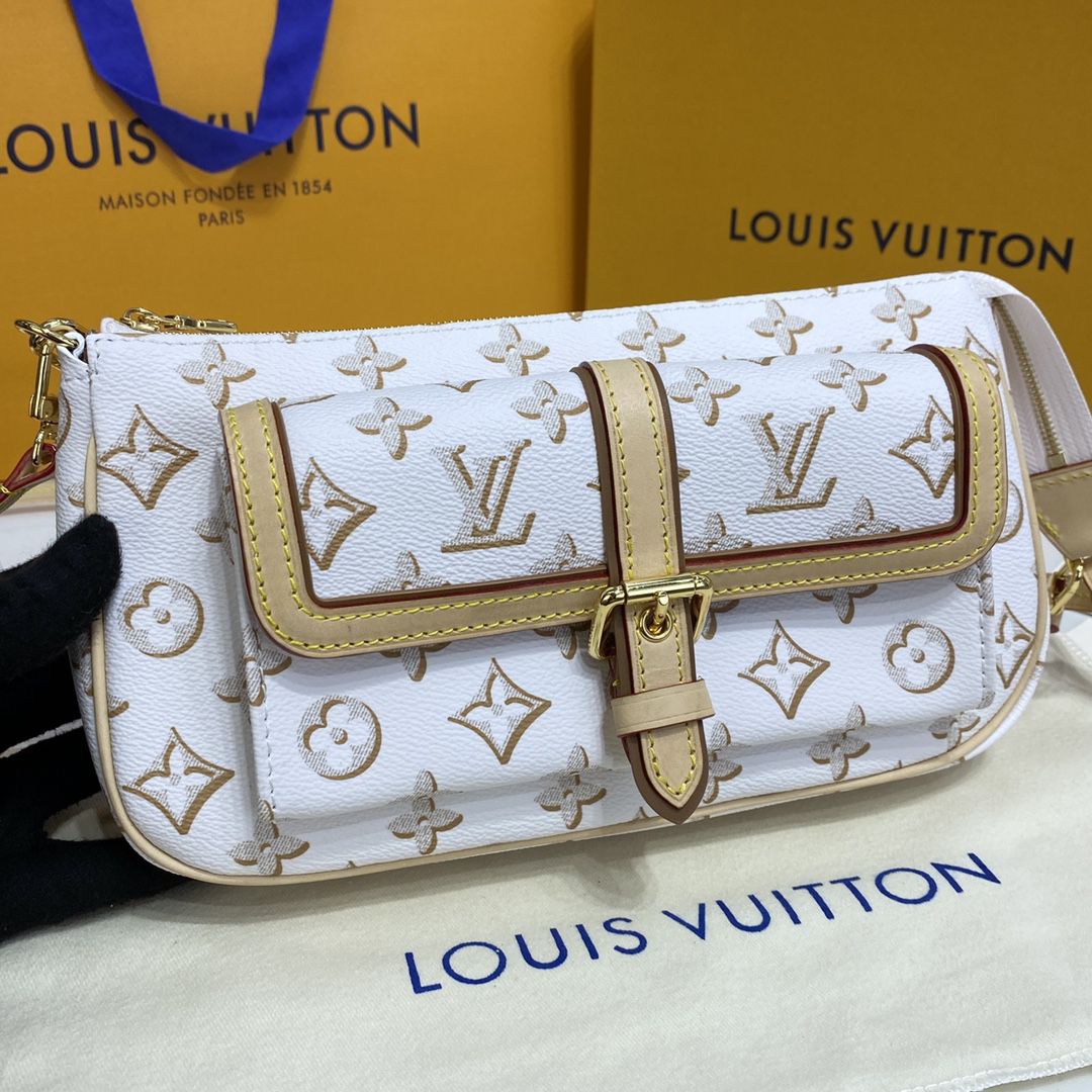 #m20920 l**is V*t*n monogram canvas maxi multi pochette accessoires handbag