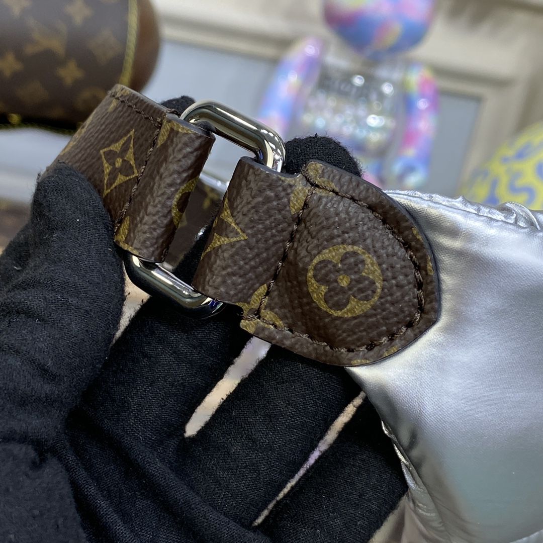 #m20971 l**is V*t*n lv pillow maxi bumbag