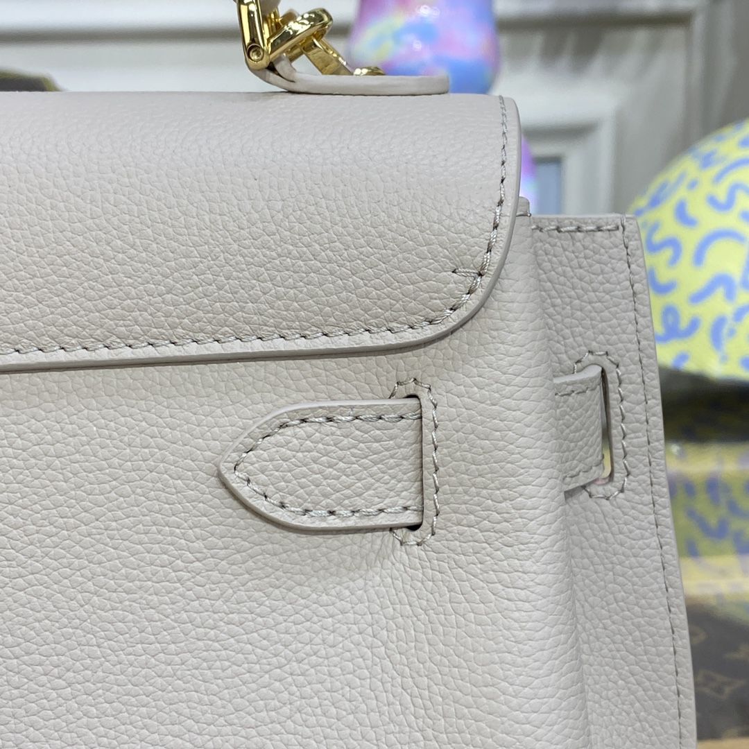 #m21052 l**is V*t*n lockme ever mini handbag