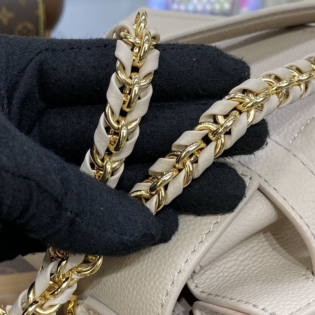 #m21052 l**is V*t*n lockme ever mini handbag