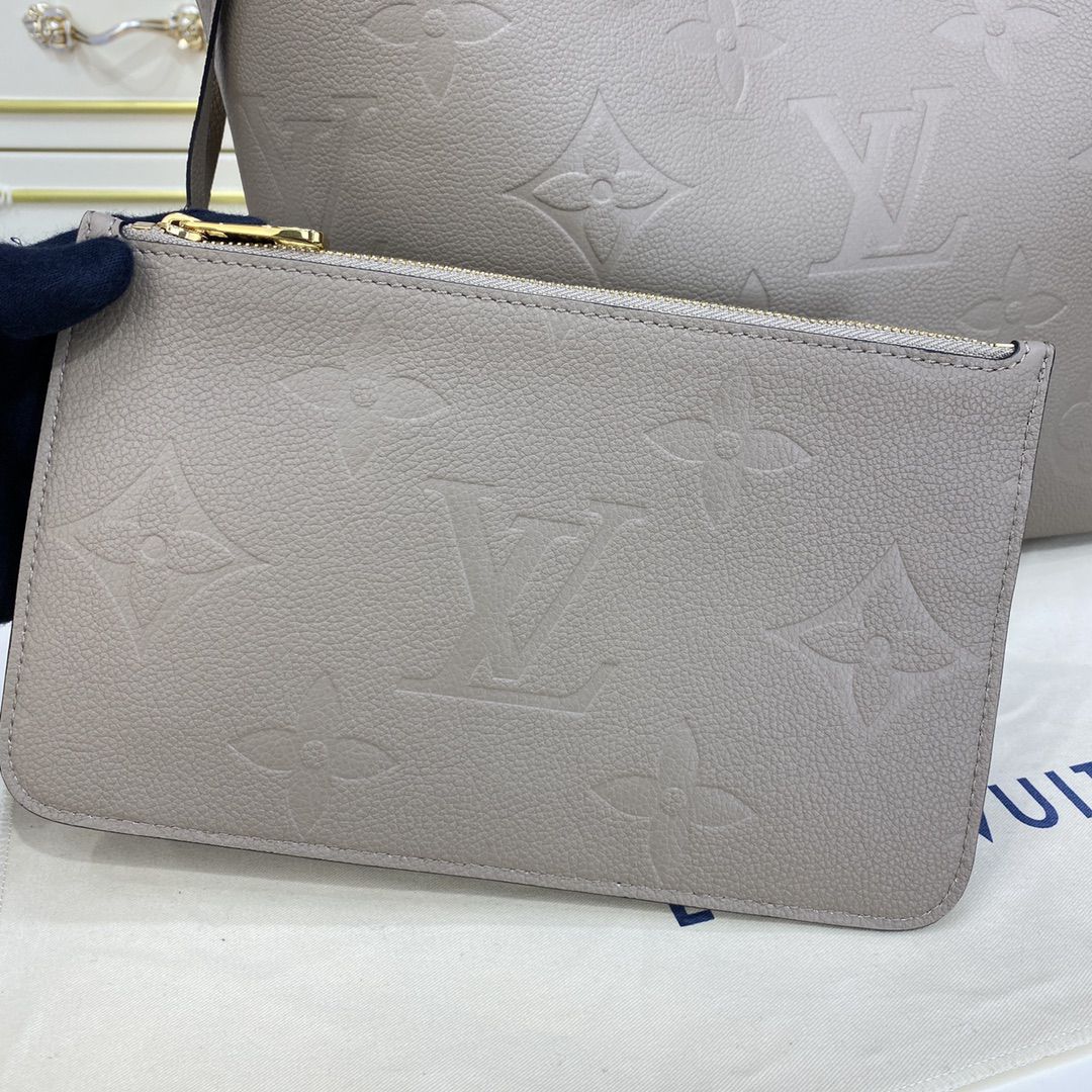 #m45686 l**is V*t*n monogram empreinte neverfull mm tote