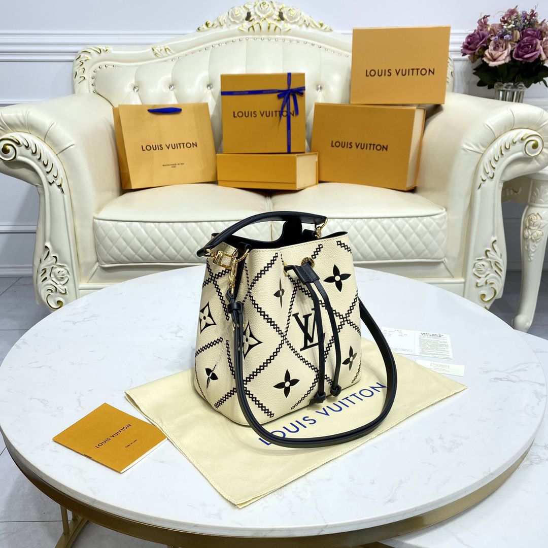 #m46023 l**is V*t*n monogram empreinte néonoé mm bag