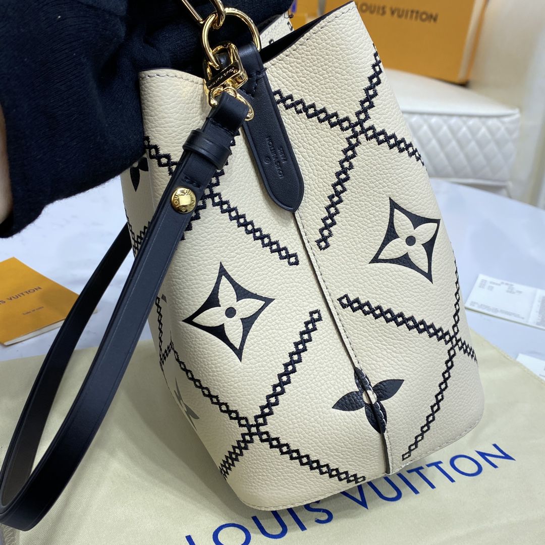 #m46023 l**is V*t*n monogram empreinte néonoé mm bag