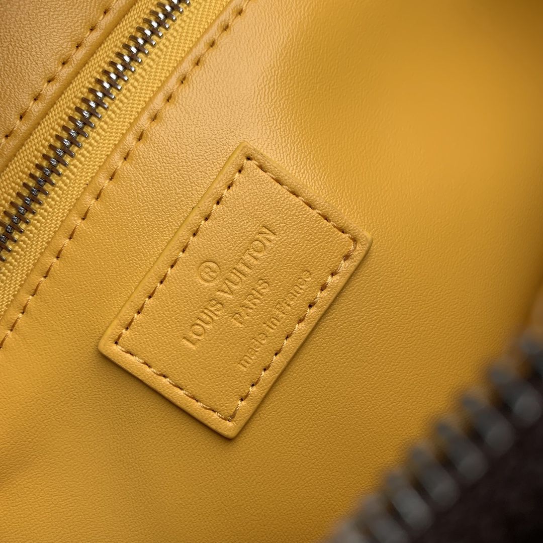 m46764 l**is V*t*n monogram macassar canvas dopp kit toiletry yellow
