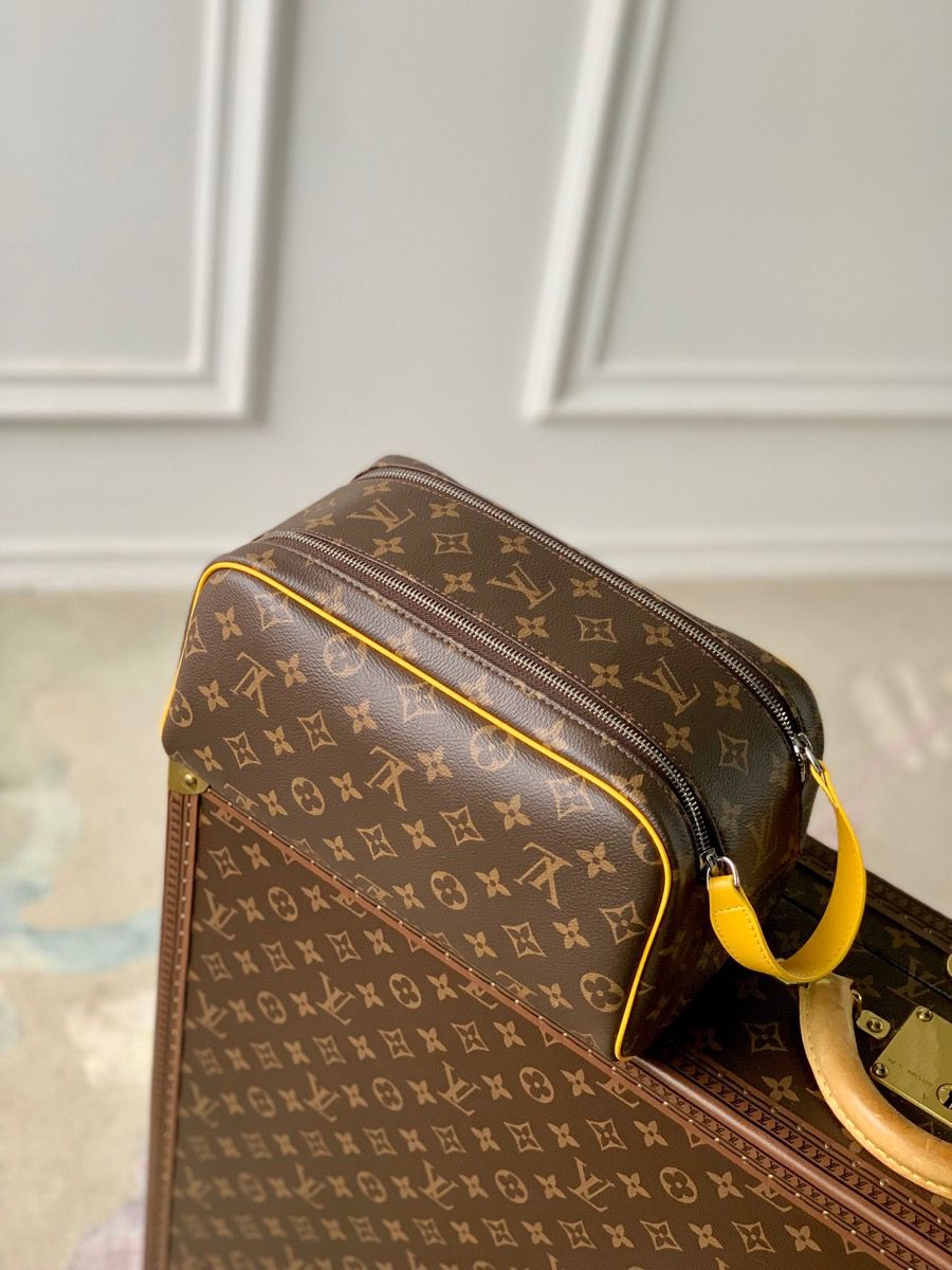 m46764 l**is V*t*n monogram macassar canvas dopp kit toiletry yellow