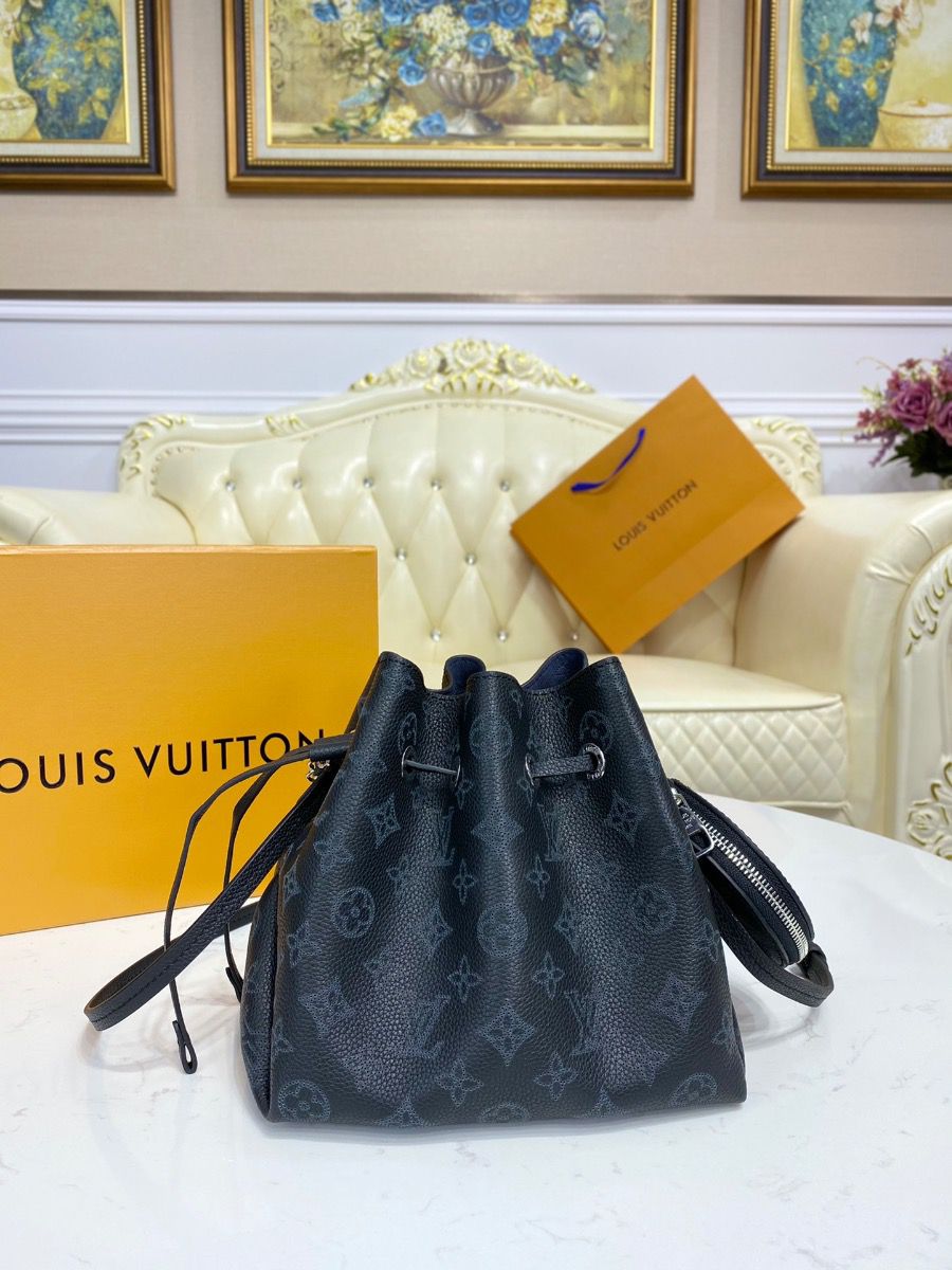 #m57070 l**is V*t*n mahina calf bella bucket bag