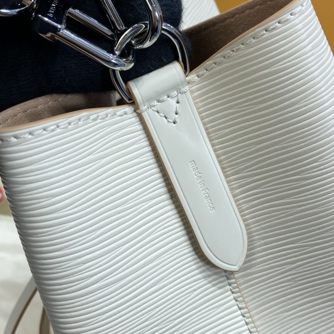 #m57693 l**is V*t*n epi grained néonoé bb bucket bag-cream
