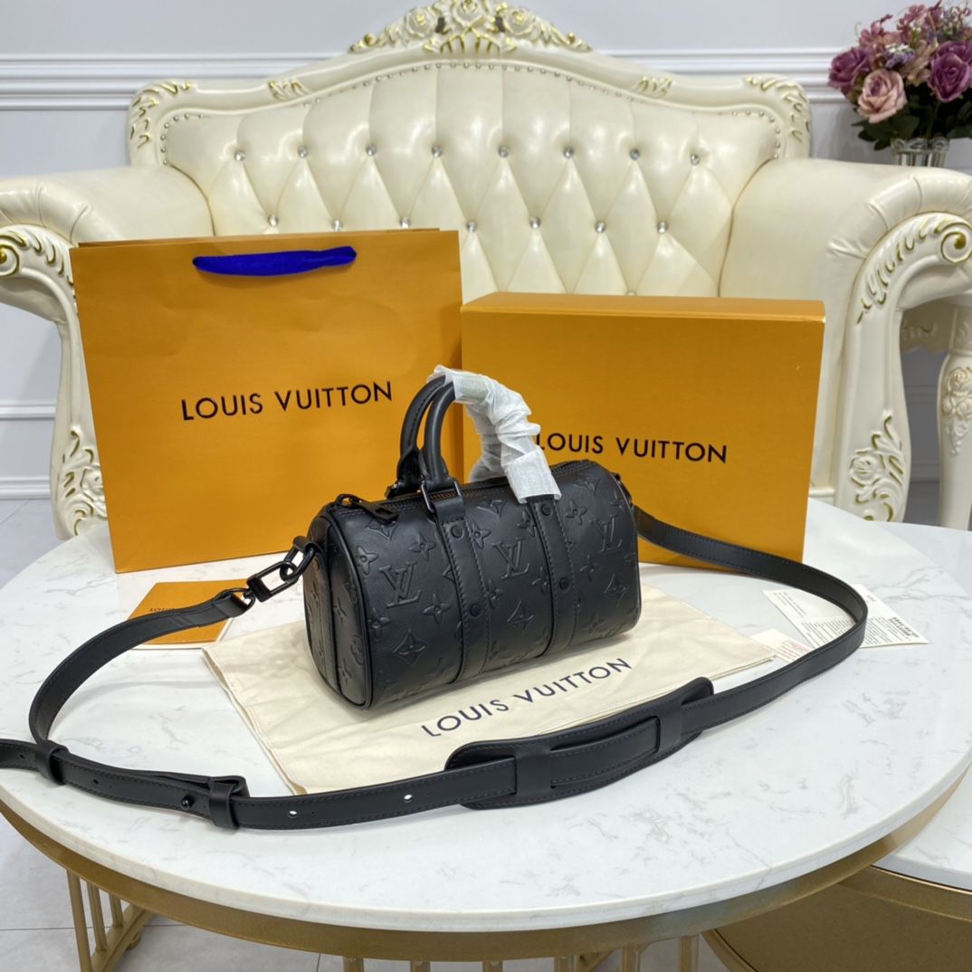 #m57960 l**is V*t*n monogram seal keepall xs-black