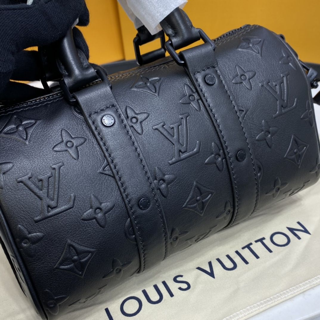 #m57960 l**is V*t*n monogram seal keepall xs-black
