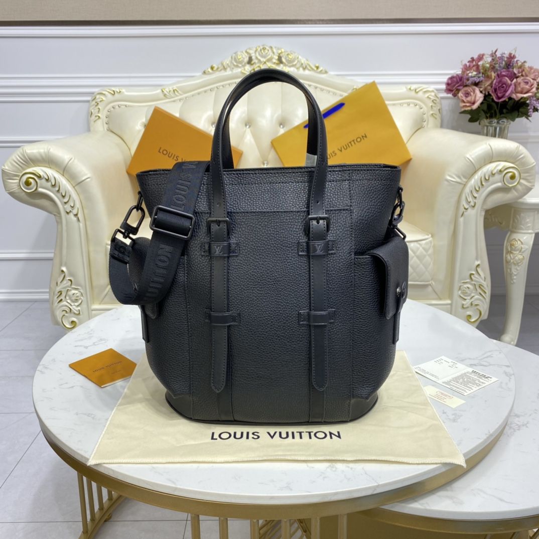 #m58479 l**is V*t*n taurillon leather classic christopher backpack-black
