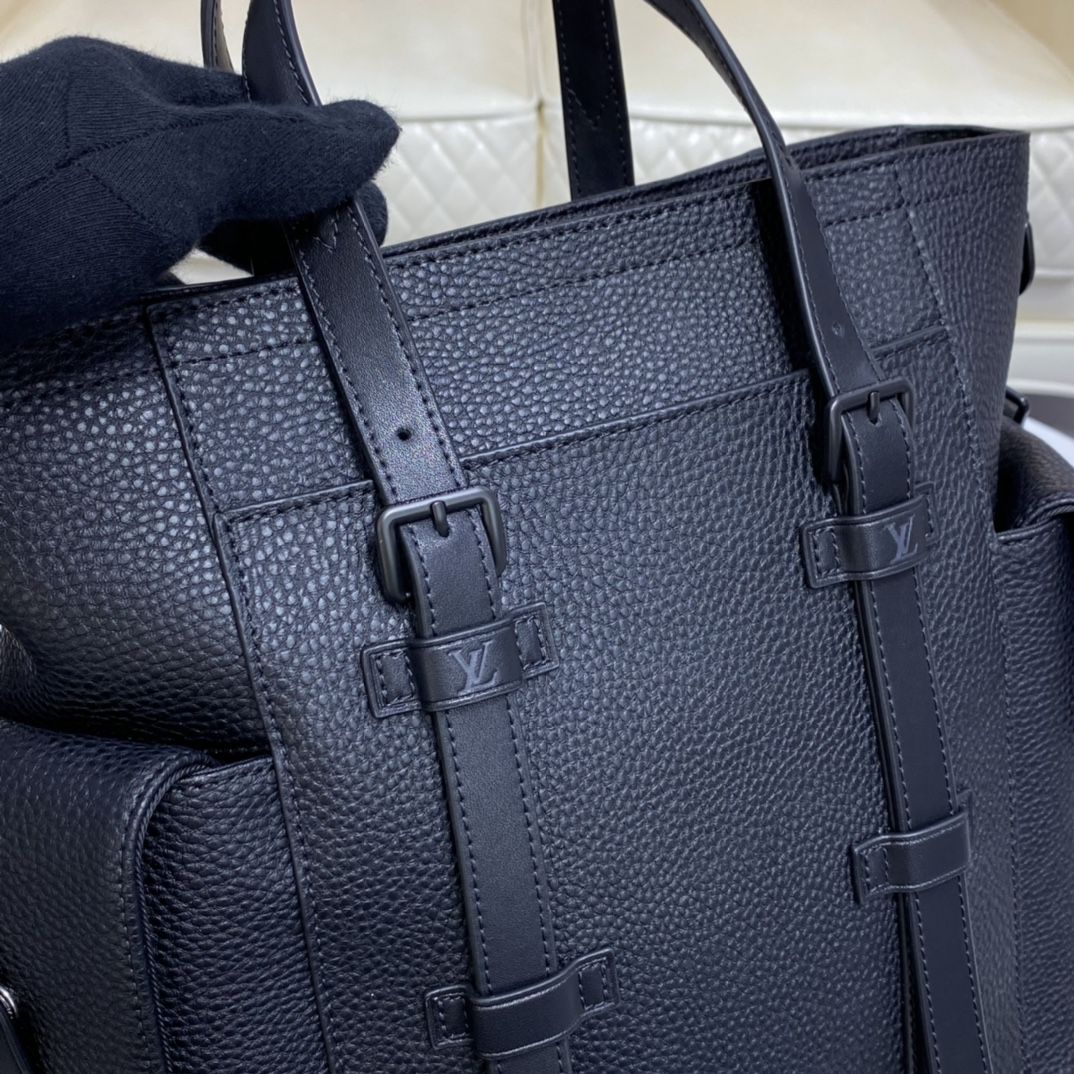 #m58479 l**is V*t*n taurillon leather classic christopher backpack-black