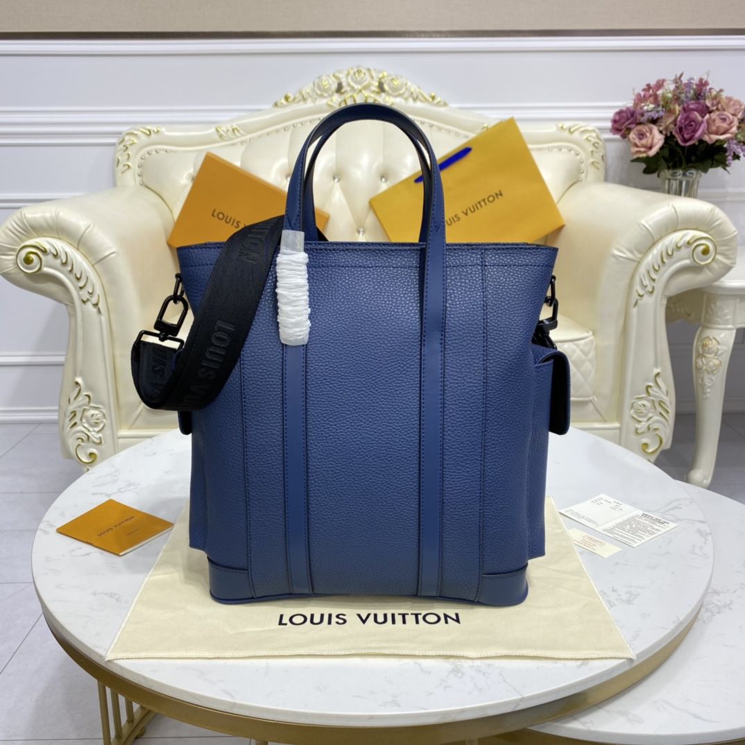 #m58479 l**is V*t*n taurillon leather classic christopher backpack-blue