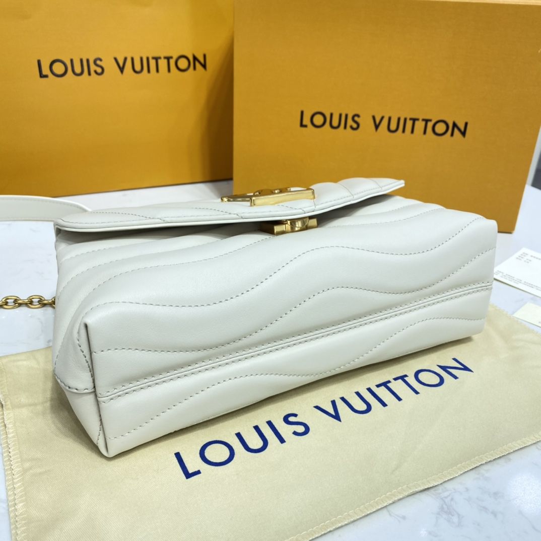 #m58549 l**is V*t*n new wave chain bag mm