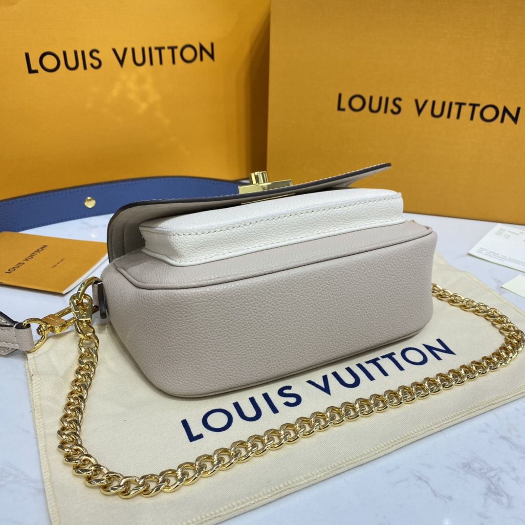 #m58554 l**is V*t*n grained calf leather lockme tender