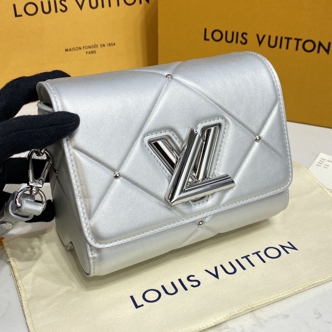 #m59031 l**is V*t*n sheepskin leather twist pm