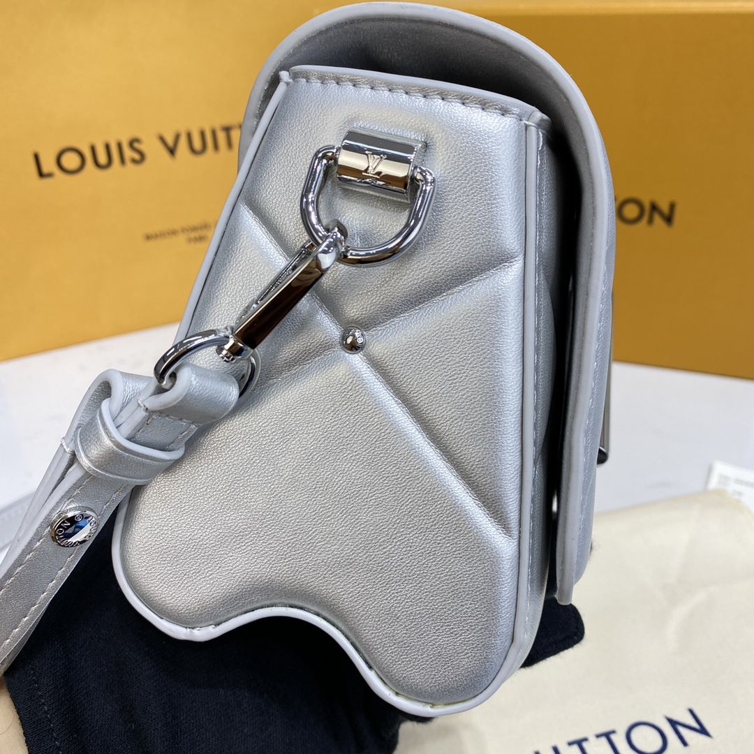 #m59031 l**is V*t*n sheepskin leather twist pm