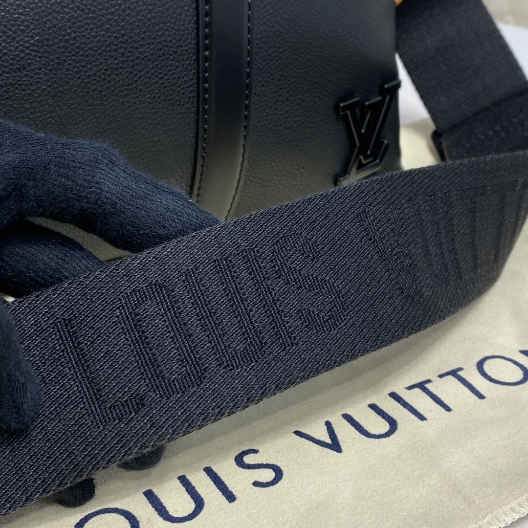 #m59159 l**is V*t*n aerogram briefcase
