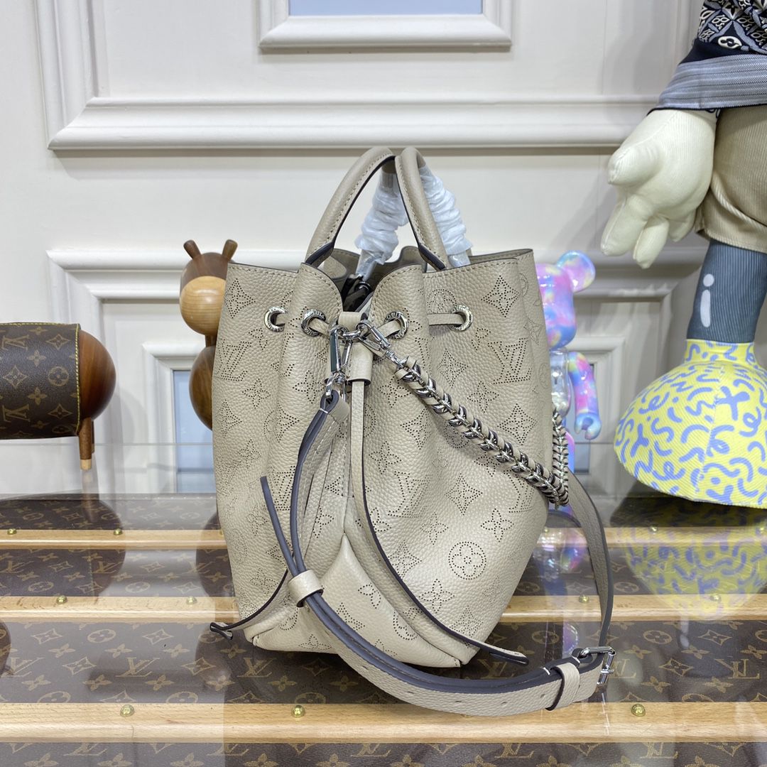 #m59203 l**is V*t*n mahina calf bella tote
