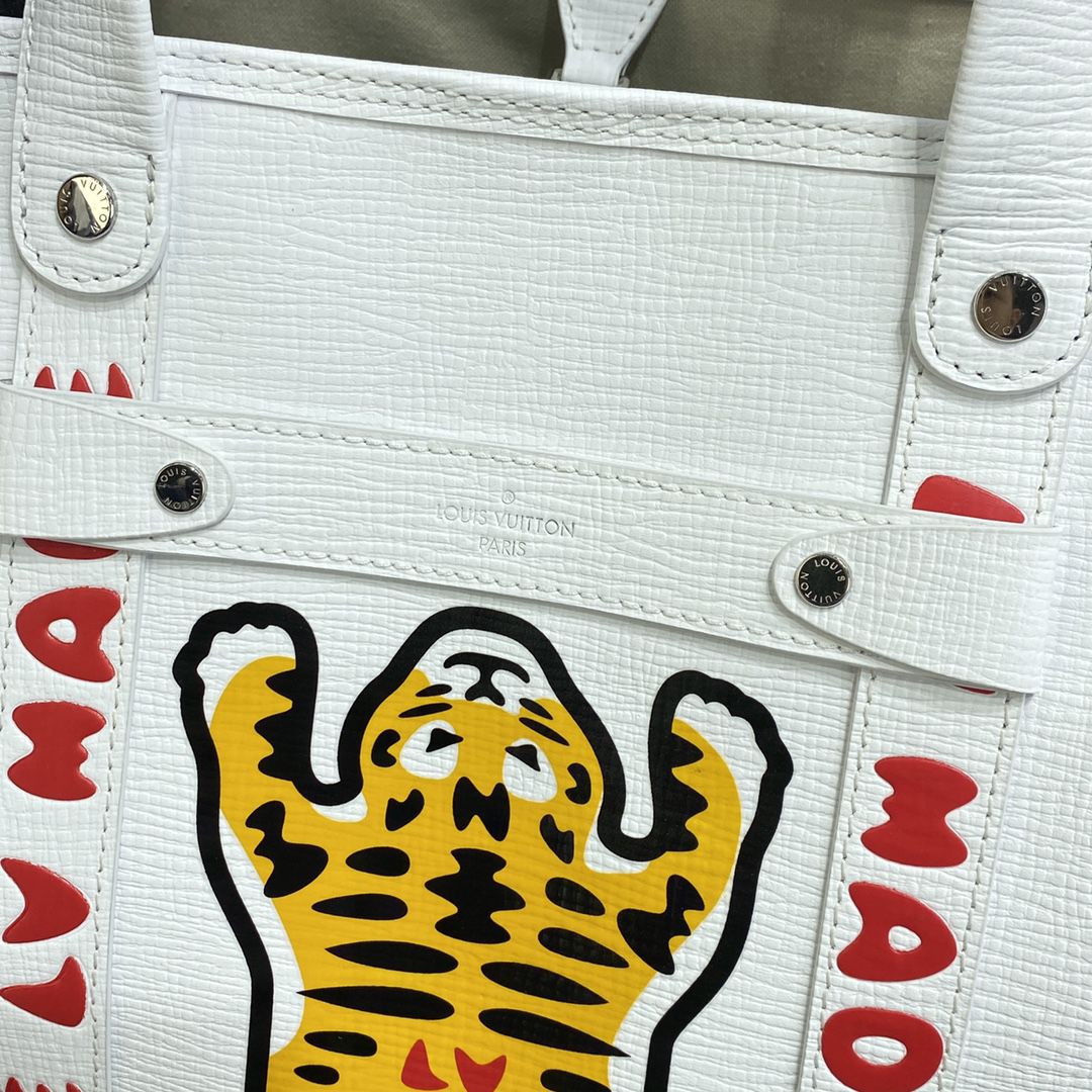 #m59366 l**is V*t*n nigo’s colorful “lv made” tiger tote journey