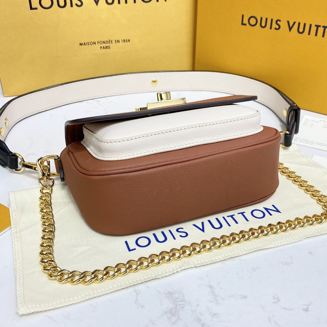 #m59491 l**is V*t*n grained calf leather lockme tender