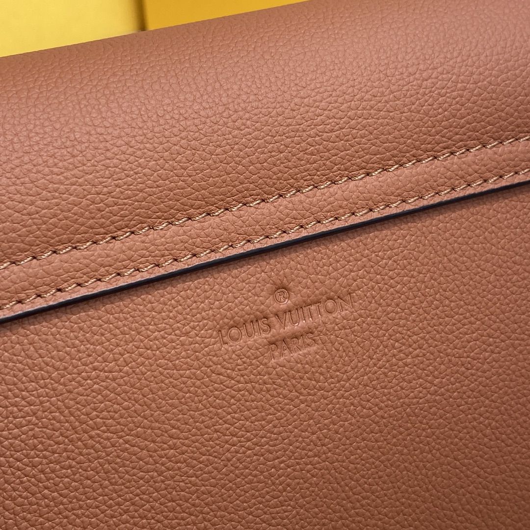 #m59491 l**is V*t*n grained calf leather lockme tender