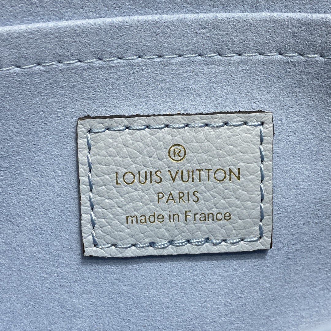 #m59984 l**is V*t*n grained calf leather lockme tender