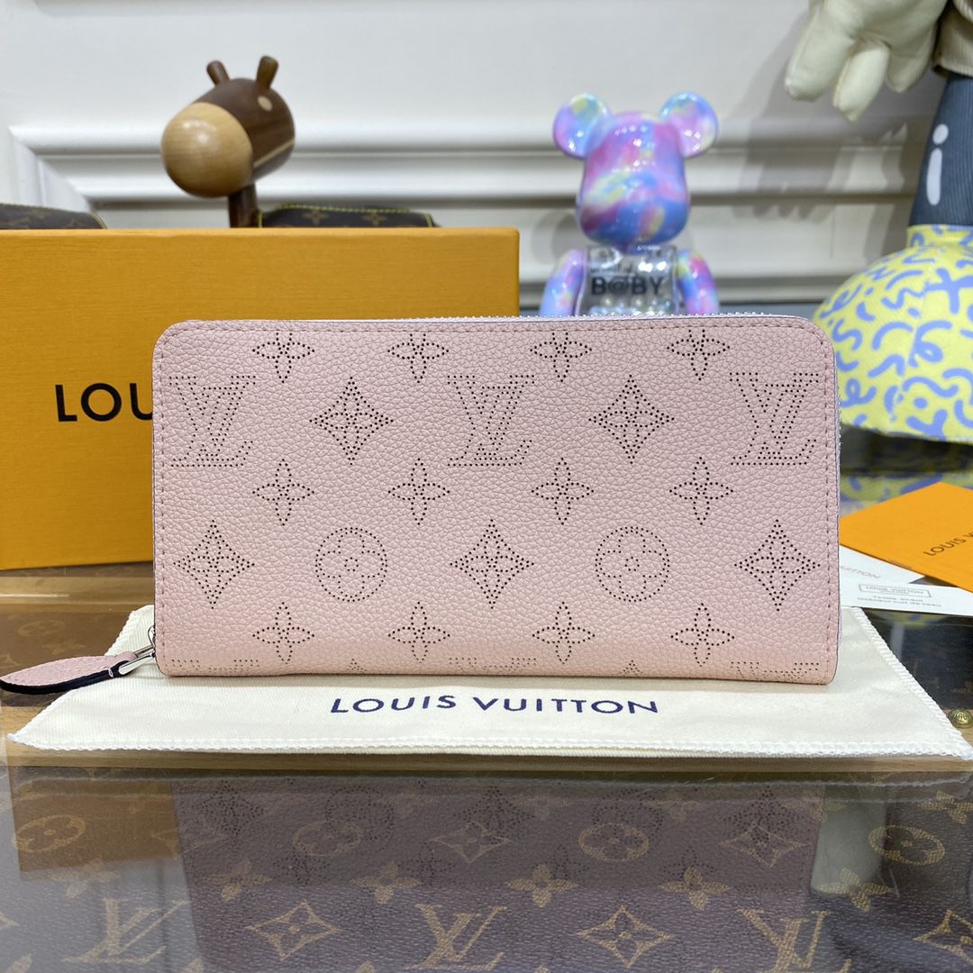 #m61868 l**is V*t*n mahina zippy wallet