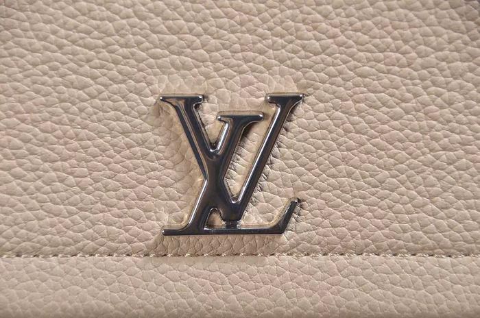 #m62328 l**is V*t*n 2016  premium soft leather lockme ii wallet- 2 colors