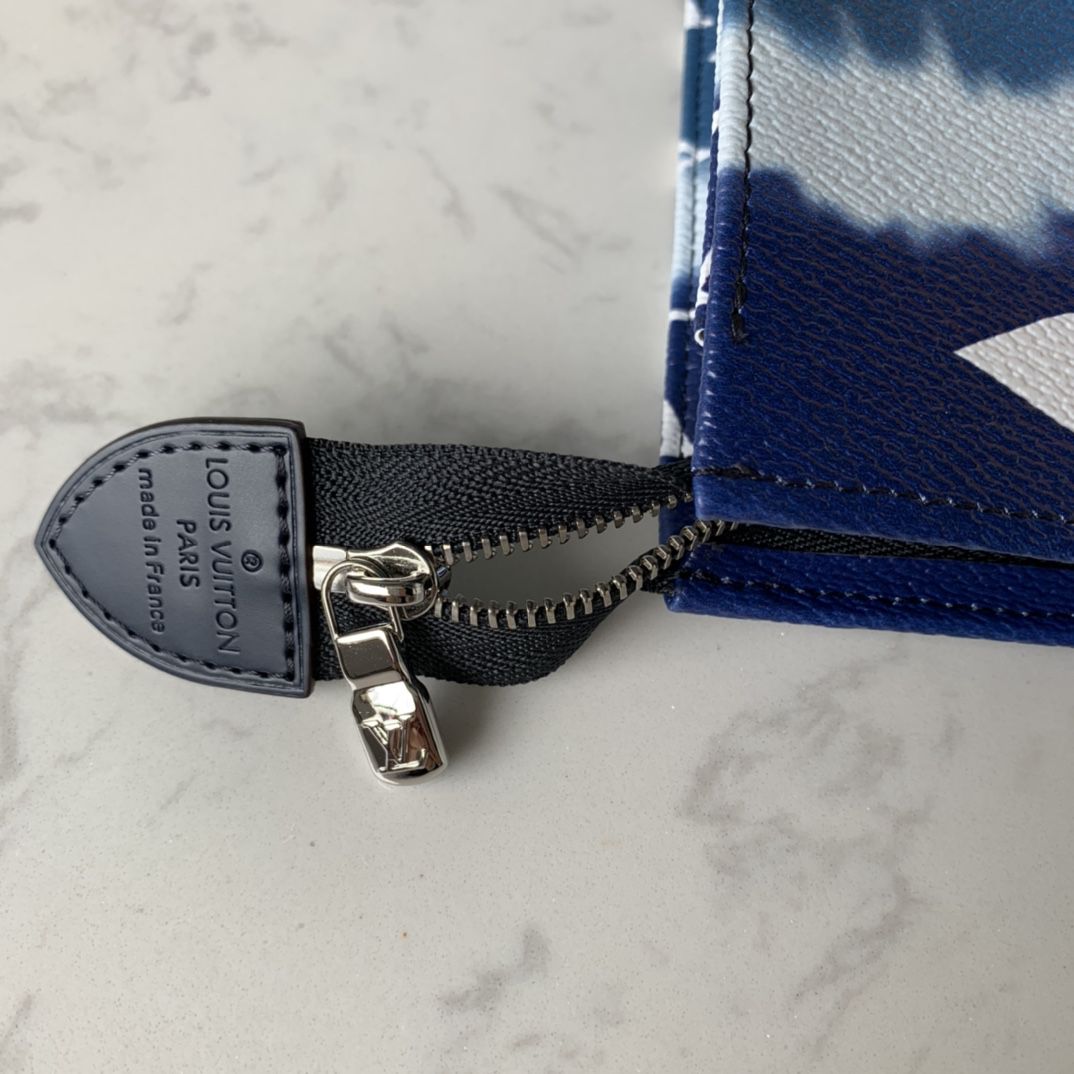 #m69136 l**is V*t*n monogram canvas lv escale poche toilette 26-blue