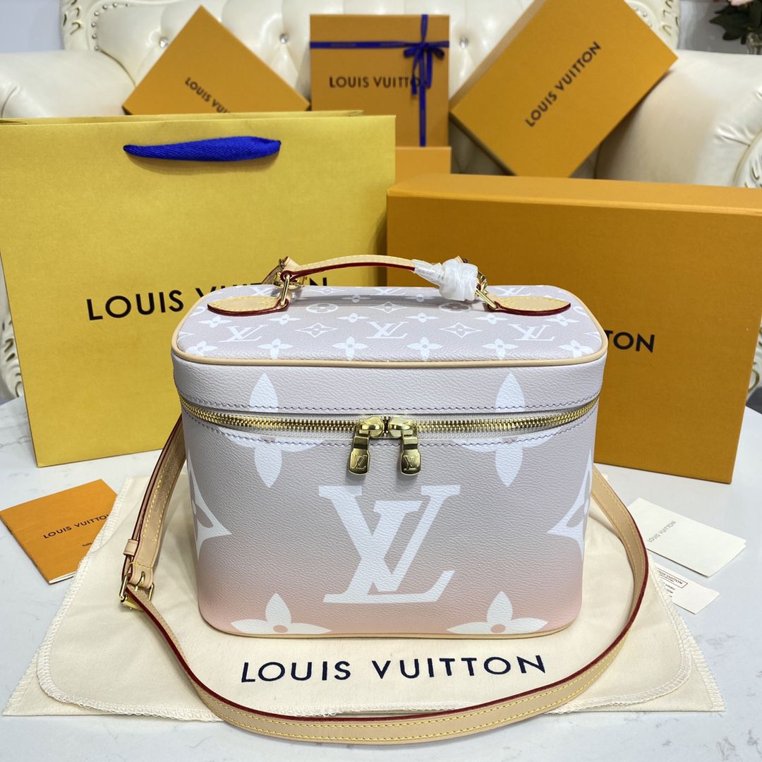 #m80357 l**is V*t*n nice bb toiletries bag
