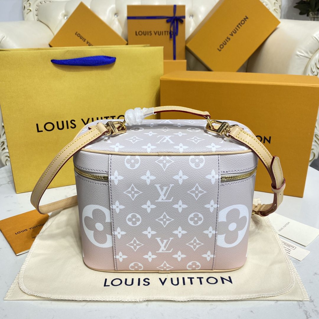 #m80357 l**is V*t*n nice bb toiletries bag