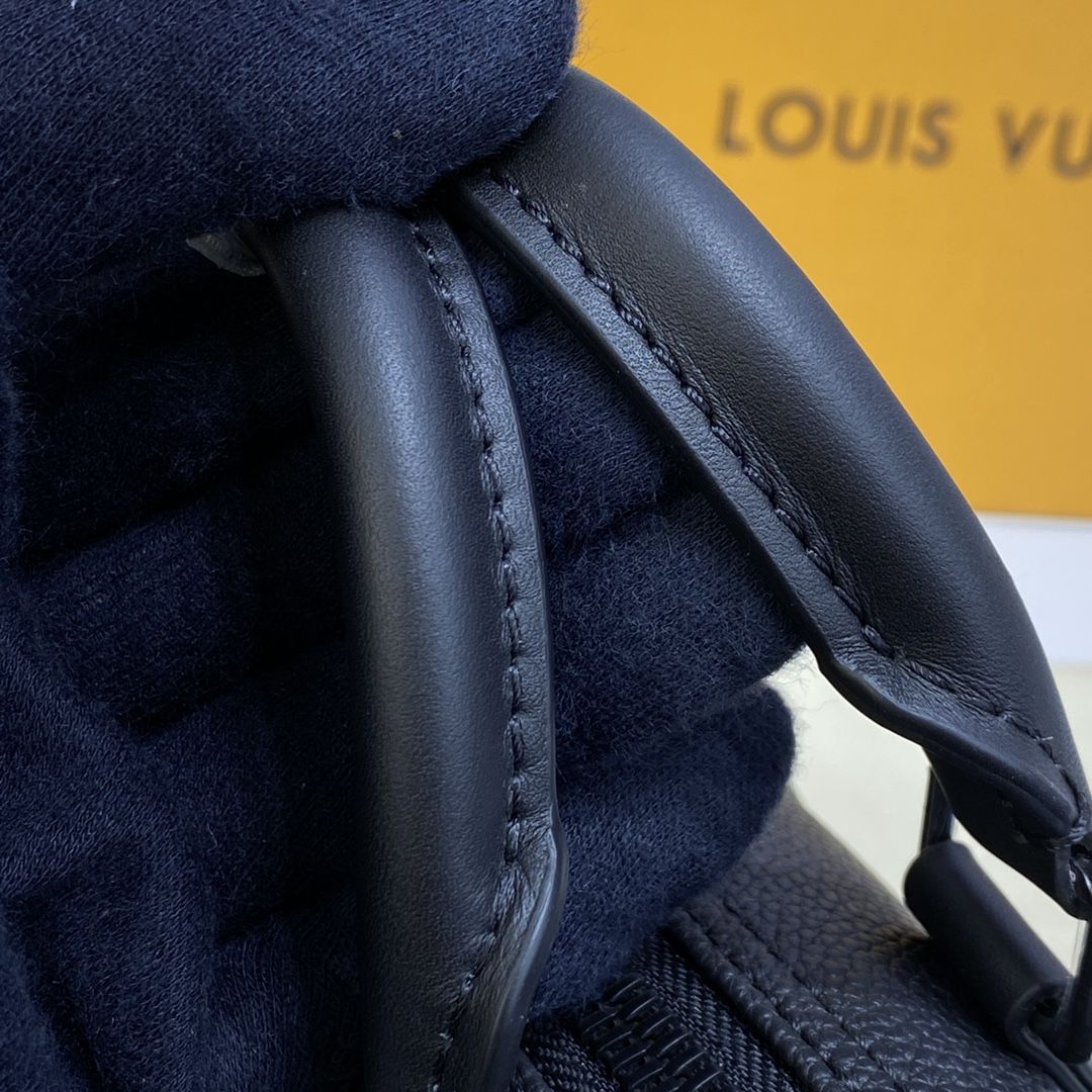 #m80950 l**is V*t*n aerogra keepall xs