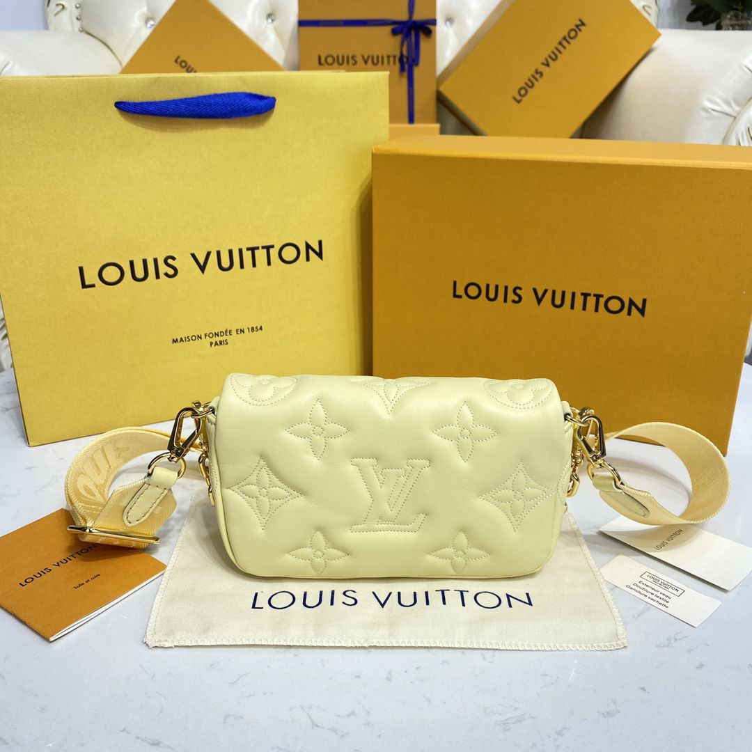#m81400 l**is V*t*n bubblegram wallet on strap wallet
