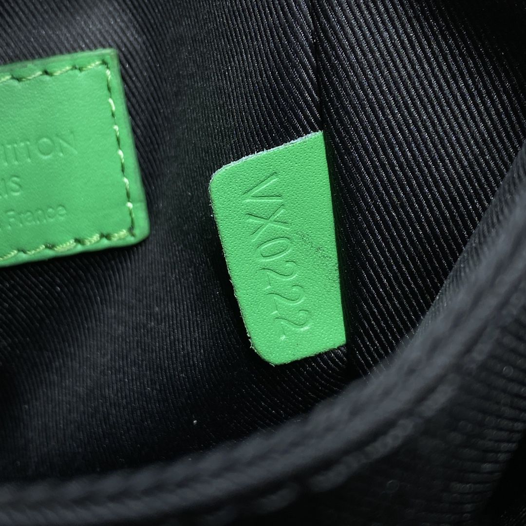 #m81522 l**is V*t*n monogram macassar s-lock vertical wearable wallet-green