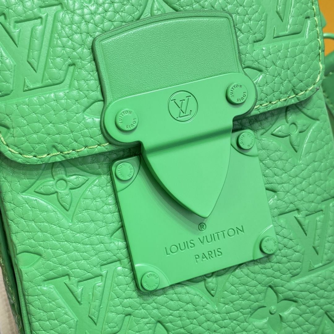 #m81525 l**is V*t*n taurillon monogram s-lock vertical wearable wallet